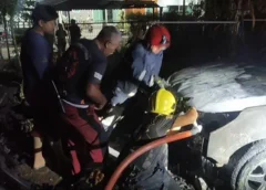 วงจรปิดจับภาพขณะไฟลุกไหม้รถจักรยานยนต์และรถยนต์