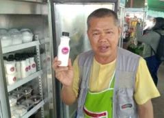 พลิกวิกฤตหลังราคาน้ำมะพร้าวหอมตกต่ำ ร้านขายน้ำมะพร้าวและแปรรูปมะพร้าวริมถนนริมทางชวนคนไทยดื่มน้ำมะพร้าวหอม เพื่อช่วยชาวสวนมะพร้าวน้ำหอม